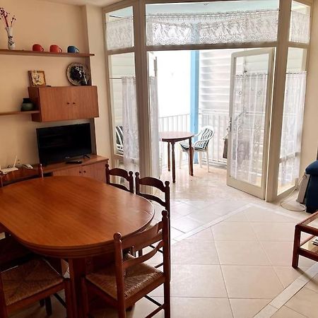 Piso Con Parking En El Centro A 2 Minutos De La Playa Apartment L' Escala Ngoại thất bức ảnh